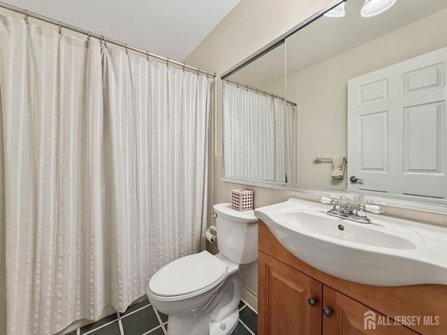 19 Wellington Court, Sayreville, NJ 08872