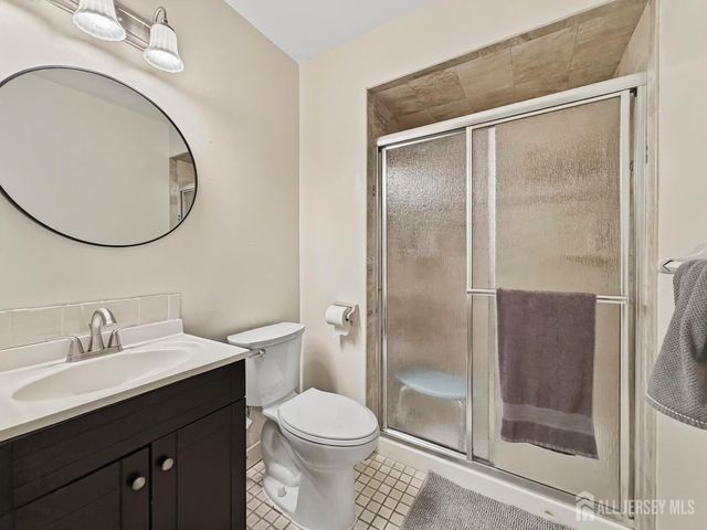 19 Wellington Court, Sayreville, NJ 08872