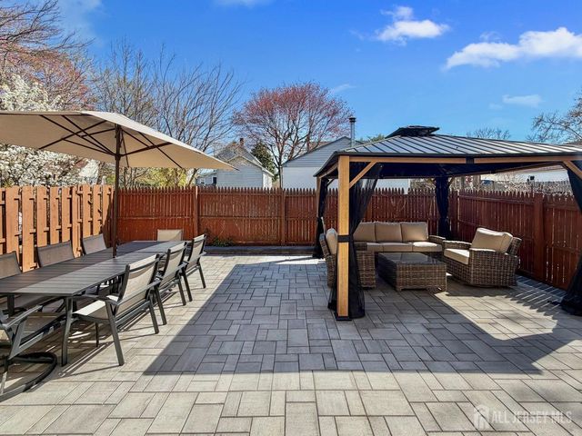 19 Wellington Court, Sayreville, NJ 08872