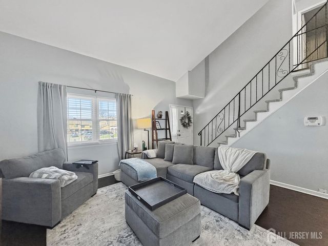 19 Wellington Court, Sayreville, NJ 08872