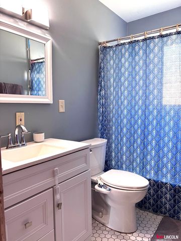 1130 Lake Street, Lincoln, NE 68502