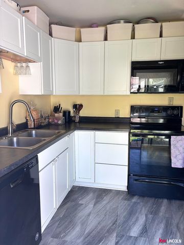1130 Lake Street, Lincoln, NE 68502