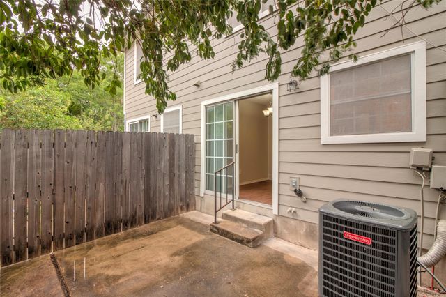 202 S College ST 8, Georgetown, TX 78626