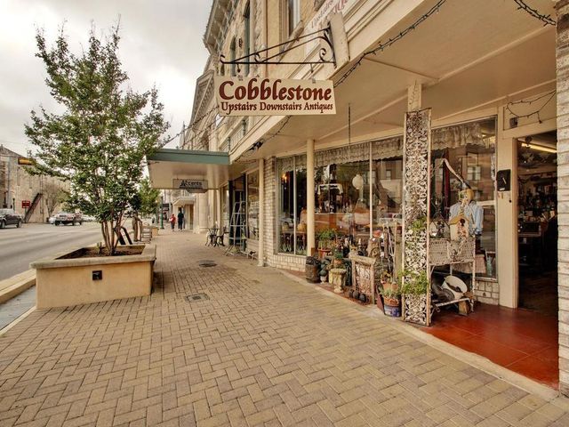 202 S College ST 8, Georgetown, TX 78626