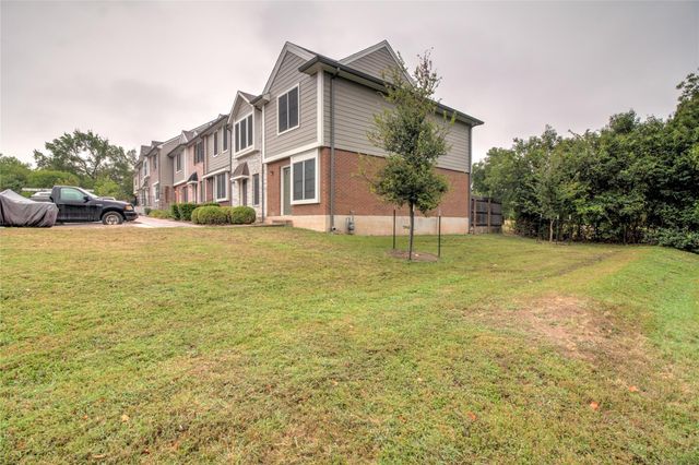 202 S College ST 8, Georgetown, TX 78626