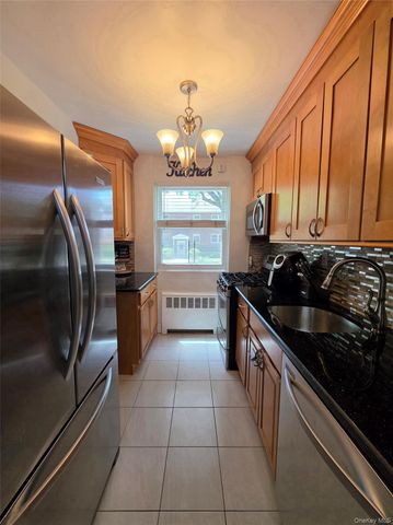 88-27 Shore Parkway 25, Howard Beach, NY 11414