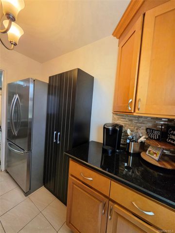 88-27 Shore Parkway 25, Howard Beach, NY 11414