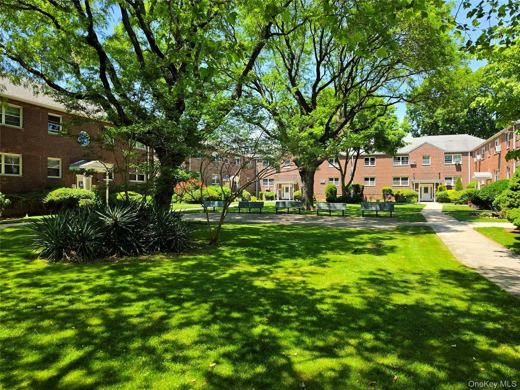 88-27 Shore Parkway 25, Howard Beach, NY 11414