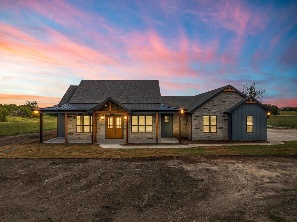 237 Cedar Bluff Loop, Gatesville, TX 76528