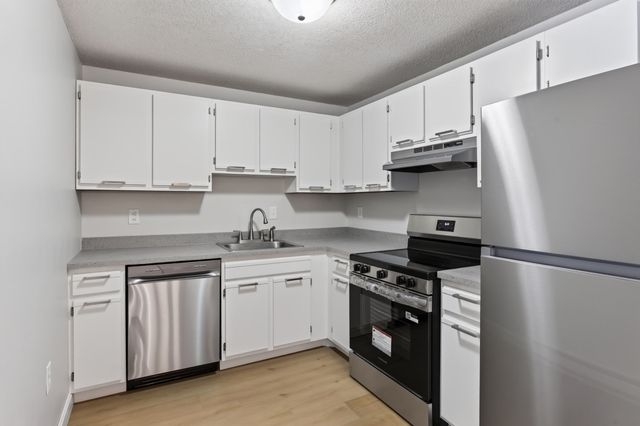 80 Stanton St 27, Worcester, MA 01605