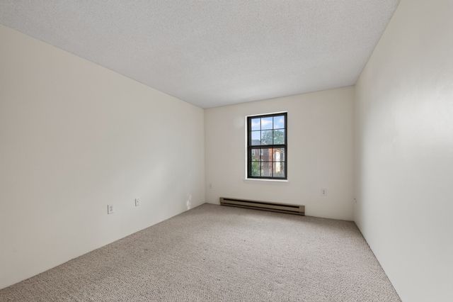 80 Stanton St 27, Worcester, MA 01605