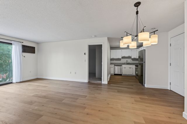 80 Stanton St 27, Worcester, MA 01605