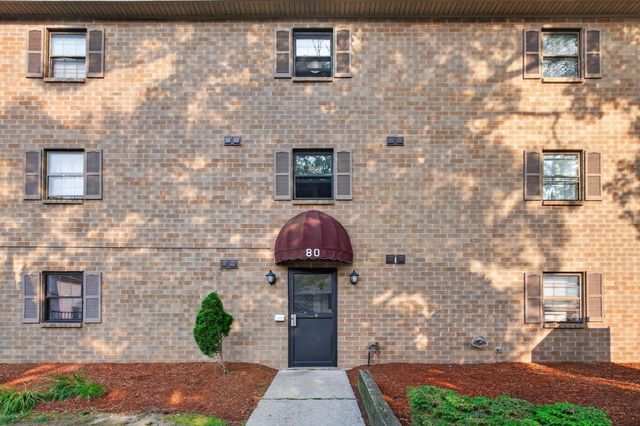80 Stanton St 27, Worcester, MA 01605