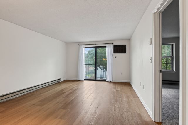 80 Stanton St 27, Worcester, MA 01605