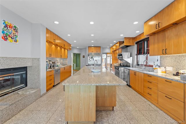 2829 Frankel Boulevard, Merrick, NY 11566