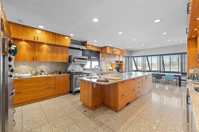 2829 Frankel Boulevard, Merrick, NY 11566