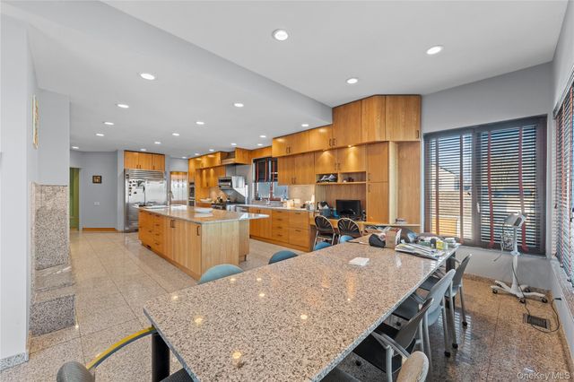 2829 Frankel Boulevard, Merrick, NY 11566