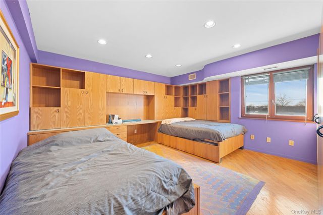 2829 Frankel Boulevard, Merrick, NY 11566