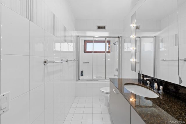 2829 Frankel Boulevard, Merrick, NY 11566