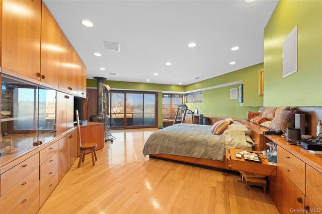 2829 Frankel Boulevard, Merrick, NY 11566