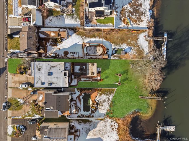 2829 Frankel Boulevard, Merrick, NY 11566