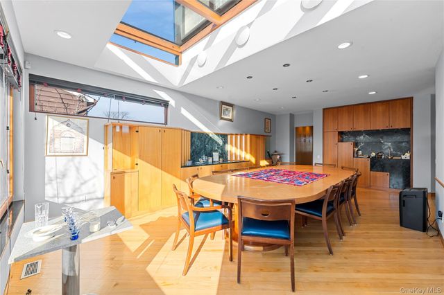 2829 Frankel Boulevard, Merrick, NY 11566