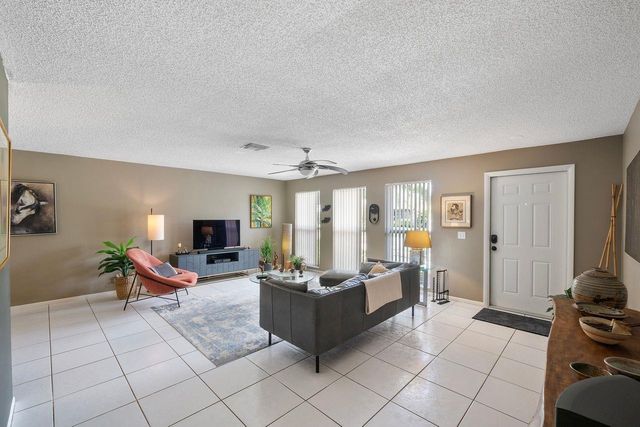 6334 Winding Brooke Way, Delray Beach, FL 33484