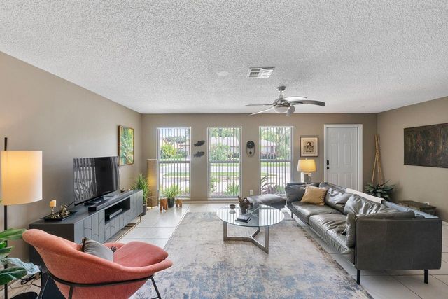 6334 Winding Brooke Way, Delray Beach, FL 33484