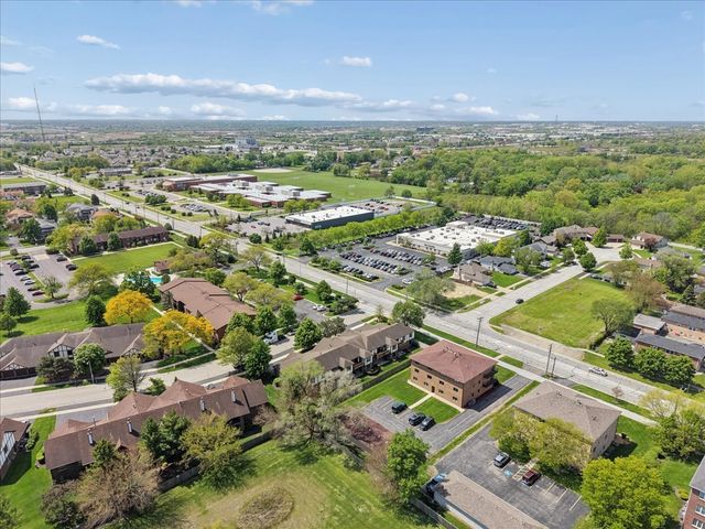 17979 Oak Park Avenue 2N, Tinley Park, IL 60477