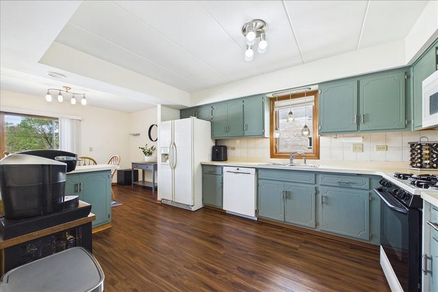 17979 Oak Park Avenue 2N, Tinley Park, IL 60477