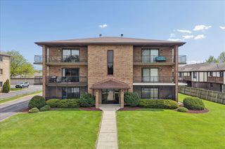 17979 Oak Park Avenue 2N, Tinley Park, IL 60477