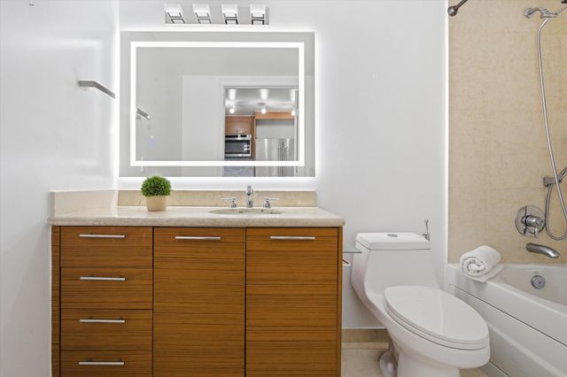 50 Biscayne Boulevard 4603, Miami, FL 33132