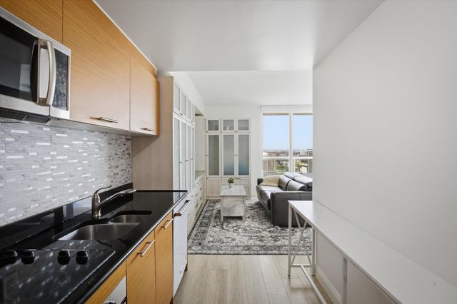 50 Biscayne Boulevard 4603, Miami, FL 33132