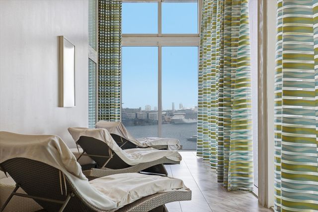 50 Biscayne Boulevard 4603, Miami, FL 33132