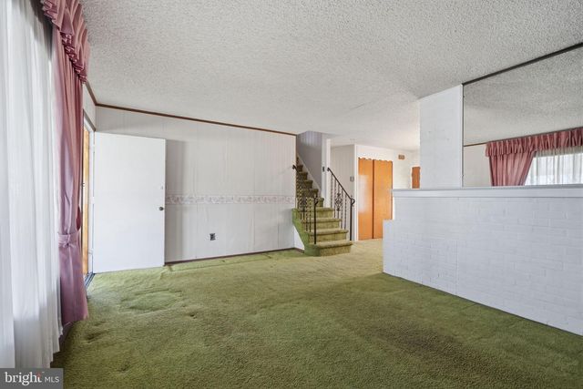 23 SHELTER LN, Levittown, PA 19055