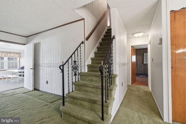 23 SHELTER LN, Levittown, PA 19055