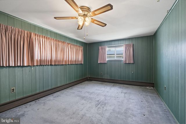23 SHELTER LN, Levittown, PA 19055