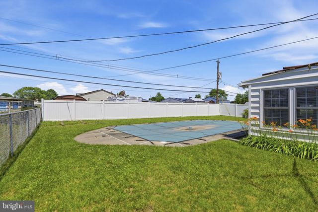 23 SHELTER LN, Levittown, PA 19055