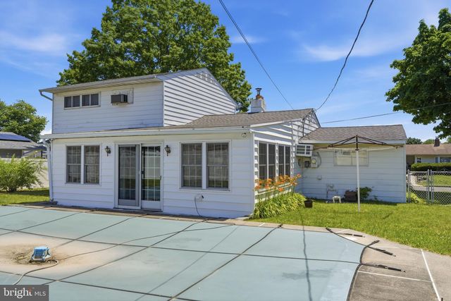 23 SHELTER LN, Levittown, PA 19055