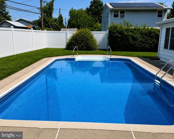 23 SHELTER LN, Levittown, PA 19055