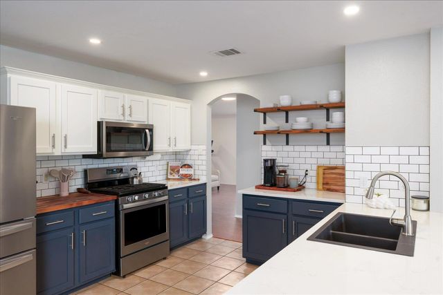103 San Jacinto DR, Kyle, TX 78640
