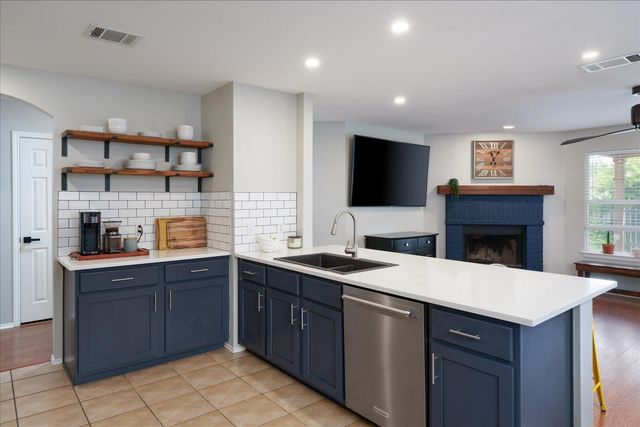 103 San Jacinto DR, Kyle, TX 78640