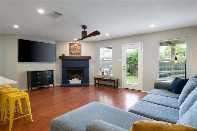 103 San Jacinto DR, Kyle, TX 78640