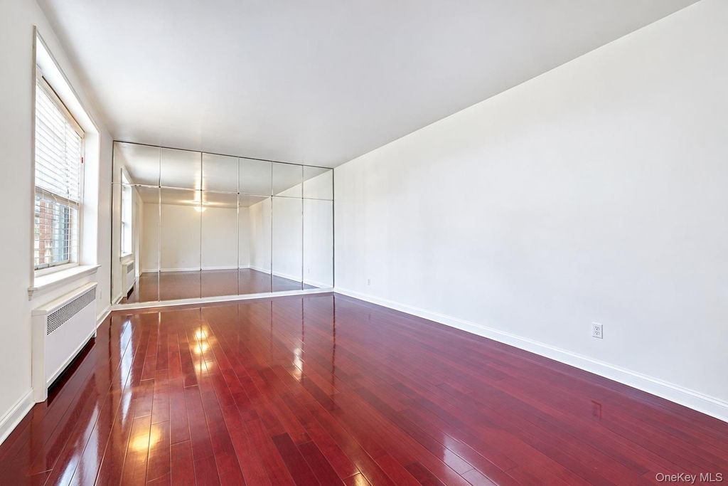 27-05 Parsons Boulevard 6F, Flushing, NY 11354 — photo 3