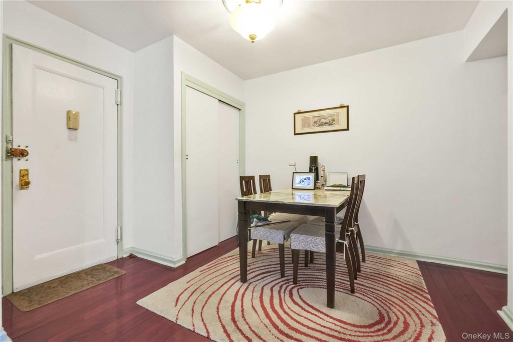 27-05 Parsons Boulevard 6F, Flushing, NY 11354 — photo 4