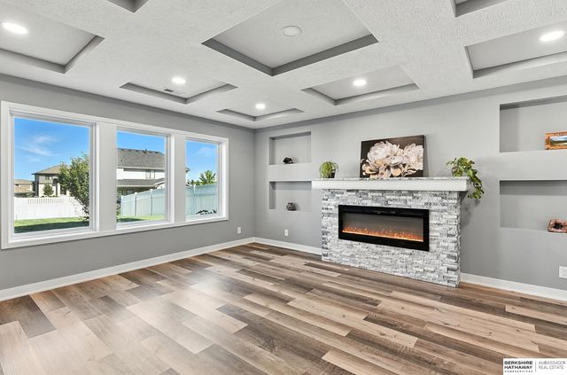 12717 S 77th Street, Papillion, NE 68046