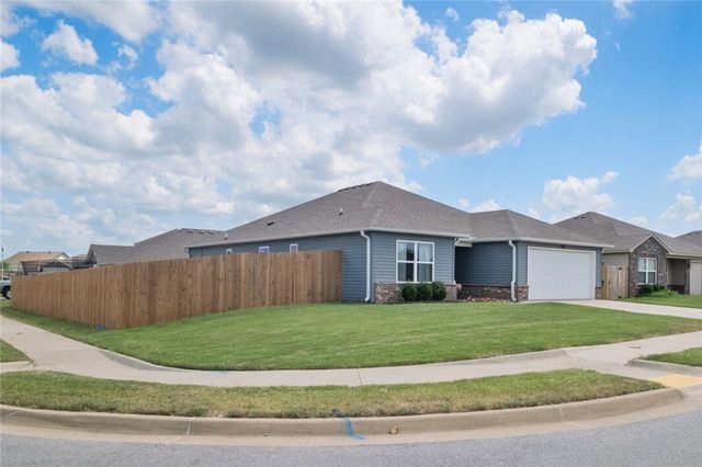 920 Queen Street, Centerton, AR 72719