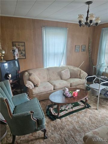 816 4th NW, Reform, AL 35481