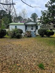 816 4th NW, Reform, AL 35481