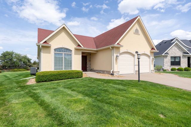 5310 Baraboo Court, Davenport, IA 52804